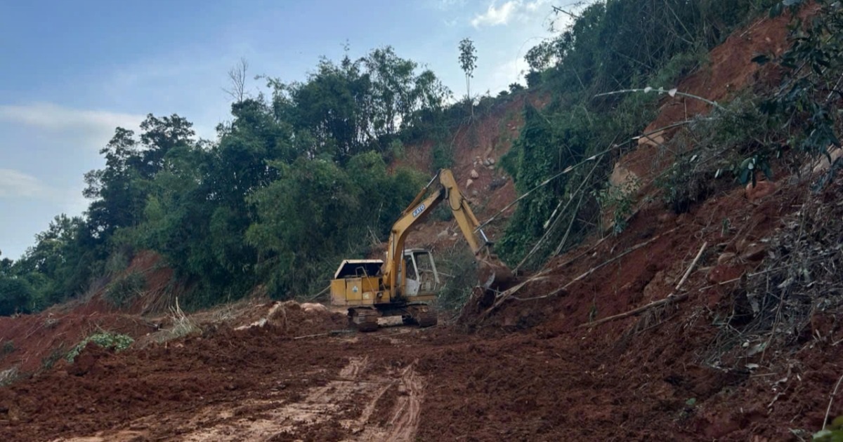 Thông tuyến đèo Gia Bắc ở Lâm Đồng sau nhiều ngày tê liệt vì sạt lở