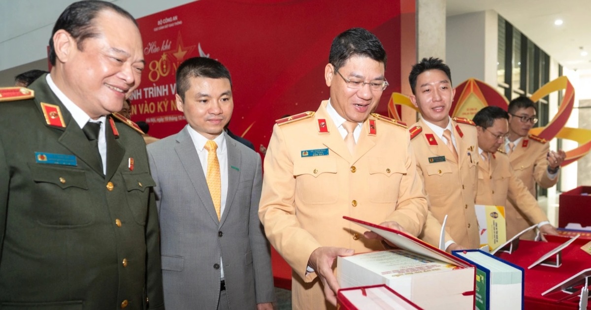 Toàn cảnh lễ trao giải 2 cuộc thi tìm hiểu về giao thông